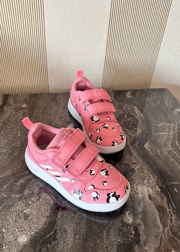 Adidas minnie