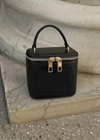 Beyaz & Siyah Minimalist Fermuarlı Kadın Çanta - Görsel 2