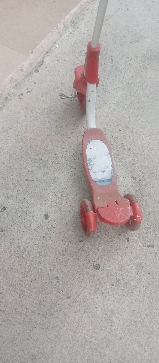 Renkli Kırmızı Çocuk Scooterı - Görsel 3