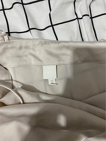 s Beden ten rengi Renk H&M saten elbise