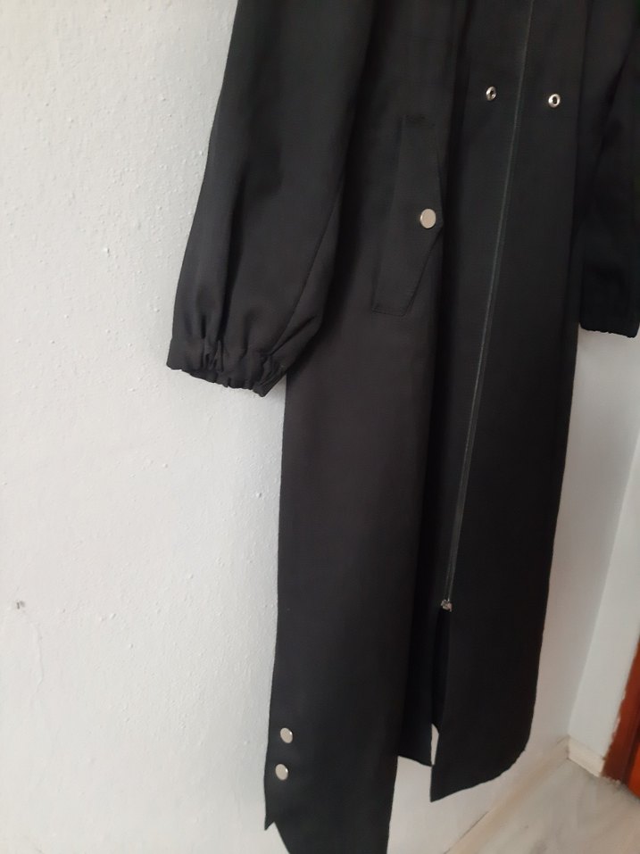 Kadın Siyah Uzun Fermuarlı Yağmurluk - Görsel 2
