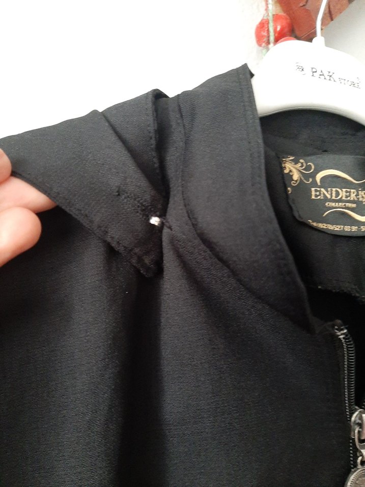 Kadın Siyah Uzun Fermuarlı Yağmurluk - Görsel 4