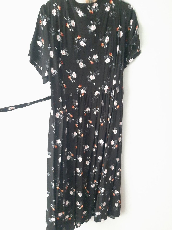 Siyah, V Yakalı, Pileli Elbisesi - Görsel 3