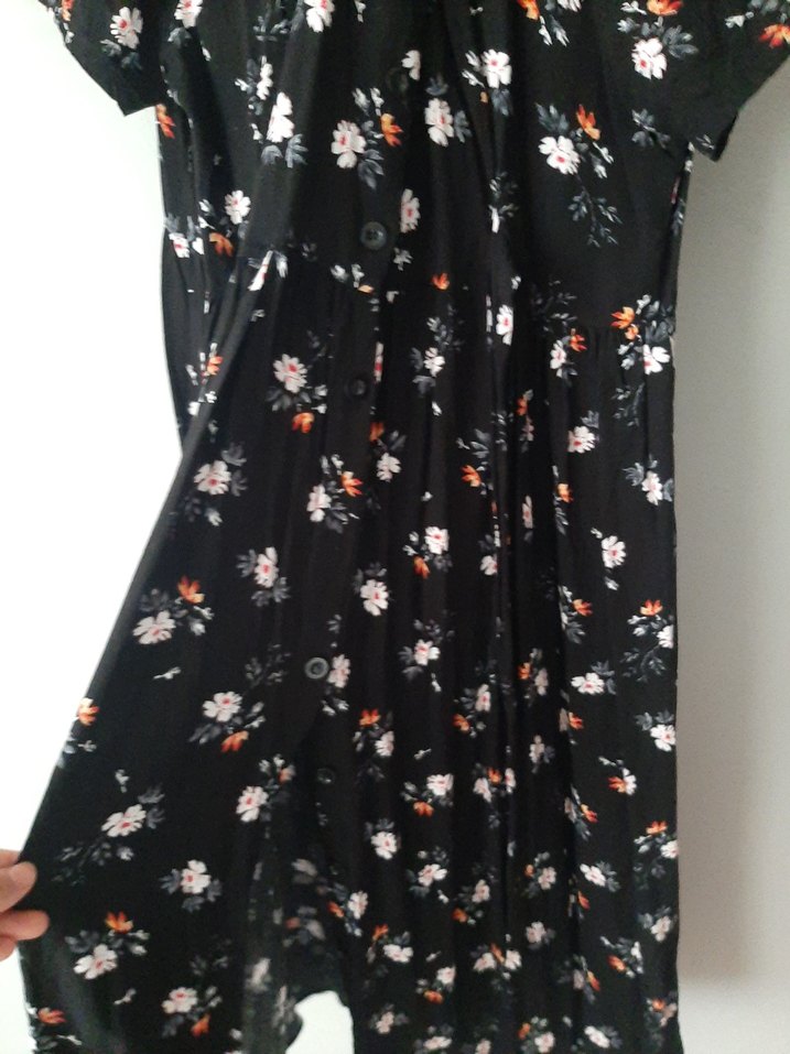 Siyah, V Yakalı, Pileli Elbisesi - Görsel 2