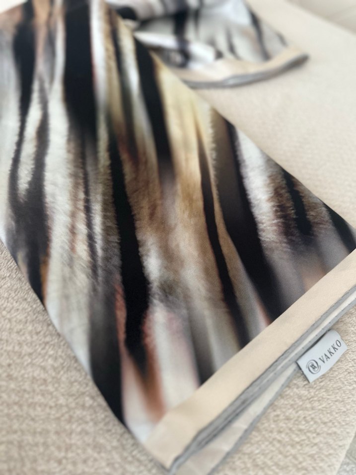 Vakko Gri İpek Kadın Eşarp - Görsel 3