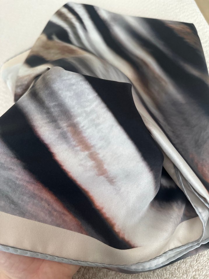 Vakko Gri İpek Kadın Eşarp - Görsel 4