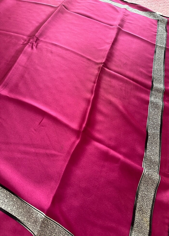 Armanda eşarp - Görsel 2