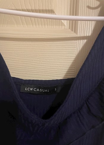 LC Waikiki Lacivert V Yaka Kolsuz Bluz