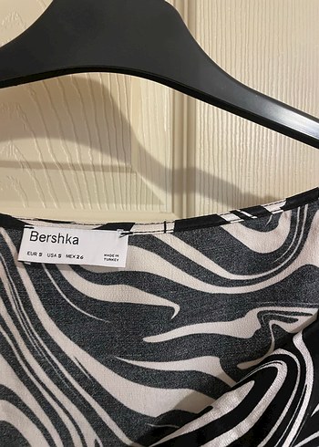 s Beden Zebra Desenli Uzun Kollu Drapeli Mini Bluz