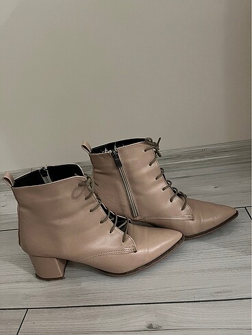 Diğer Krem bootie