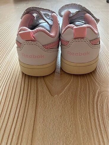 24 Beden Reebok kız çocuk ayakkabısı