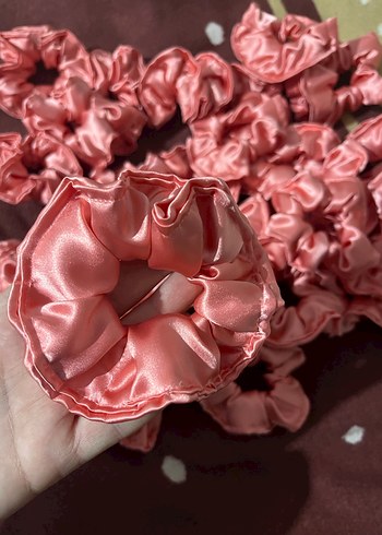 Pembe Saten Fırfırlı Saç Tokası - Görsel 2