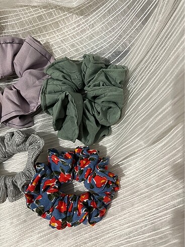 Zara 5 li scrunchi