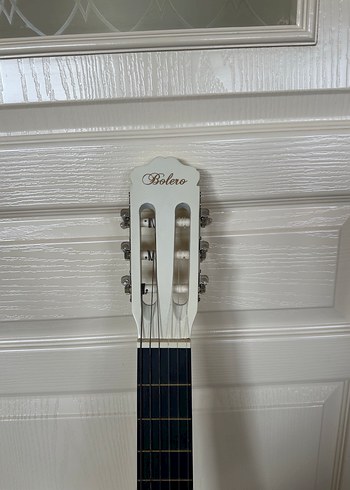 Beyaz Klasik Gitar - Görsel 2