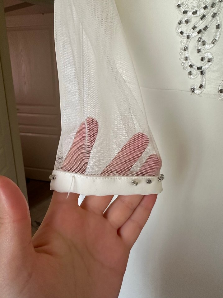 Uzun Beyaz İncili V Yaka Abiye Elbise - Görsel 3