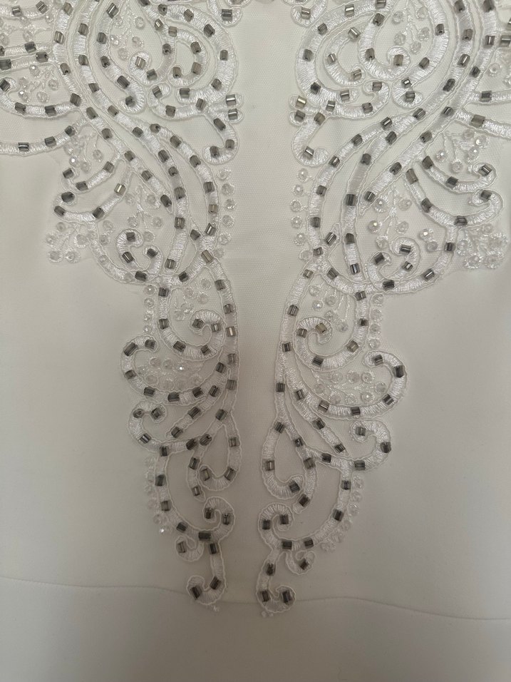 Uzun Beyaz İncili V Yaka Abiye Elbise - Görsel 4