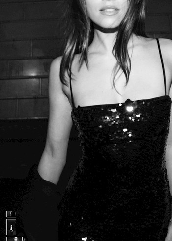 Siyah Pul Detaylı Uzun Straplez Elbise - Görsel 6