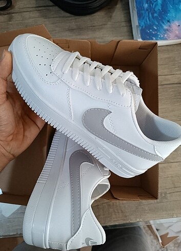 36 Beden beyaz Renk Nike Air force A++++ Kalite ayakkabı. sıfır kutusunda