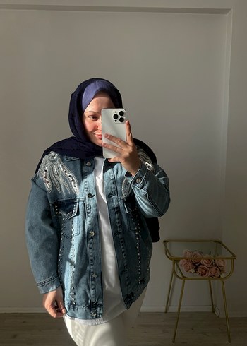 Taş Detaylı Mavi Denim Ceket