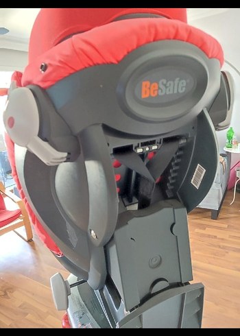 9- 18 kg Beden Koyu Kırmızı Çocuk Oto Koltuğu