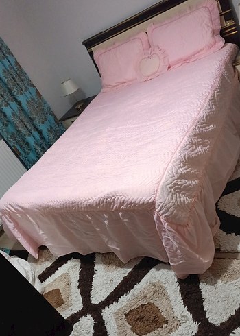 Nakışlı Pembe Yatak Örtüsü
