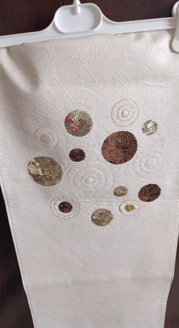 İşlemeli Beyaz Modern Masa Örtüsü ranır - Görsel 2