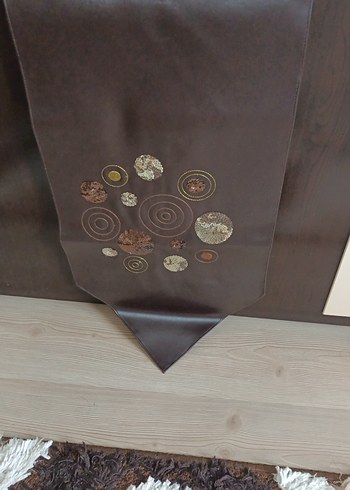 Koyu Kahverengi Nakışlı Modern Masa Örtüsü ranir deri . - Görsel 2