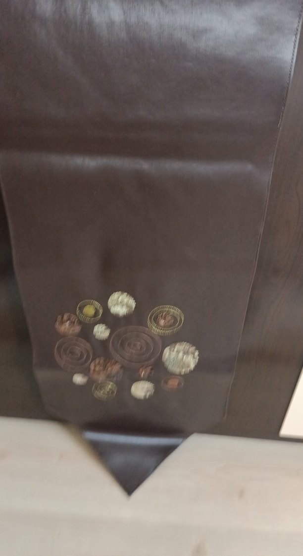 Koyu Kahverengi Nakışlı Modern Masa Örtüsü ranir deri . - Görsel 4