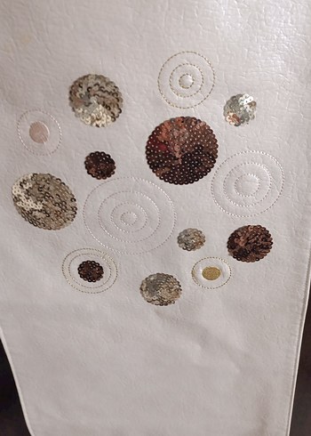 İşlemeli Beyaz Modern Masa Örtüsü.ranır - Görsel 2