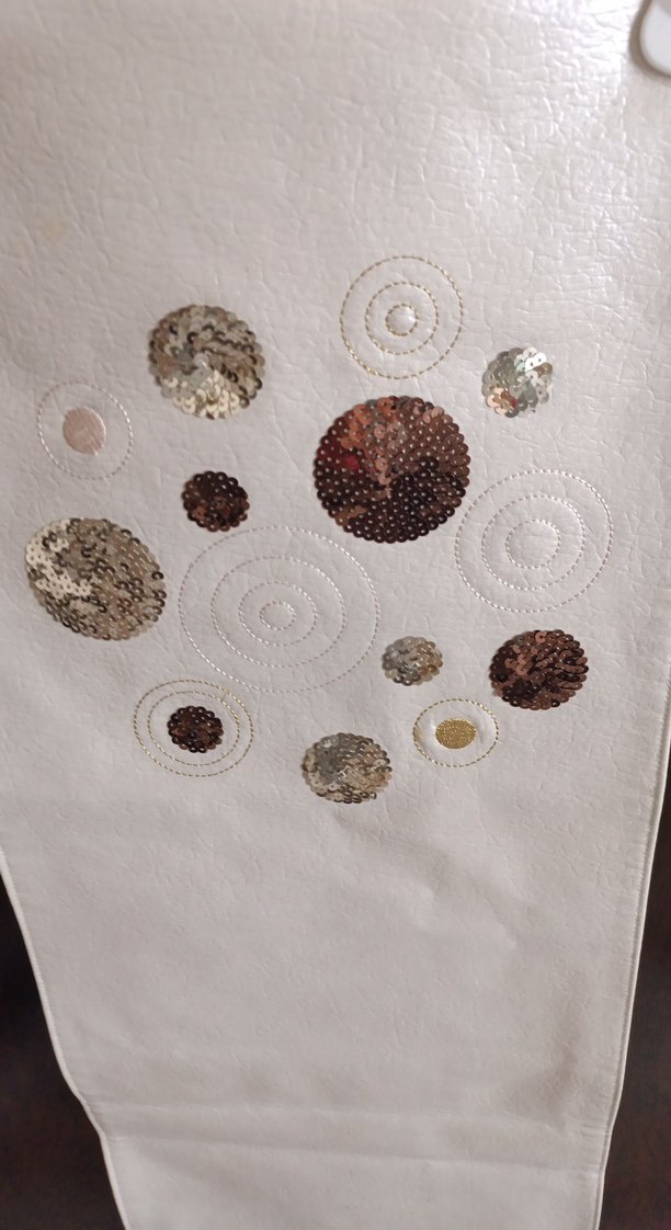 İşlemeli Beyaz Modern Masa Örtüsü.ranır - Görsel 2