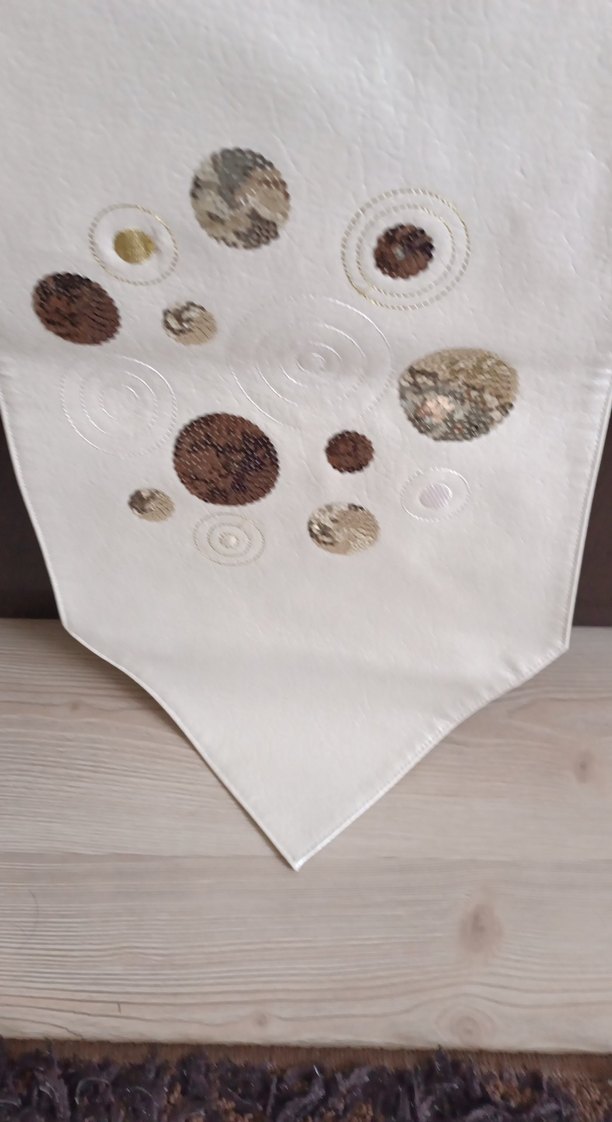 İşlemeli Beyaz Modern Masa Örtüsü.ranır - Görsel 3