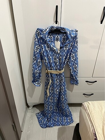 Zara kemerli mavi elbise