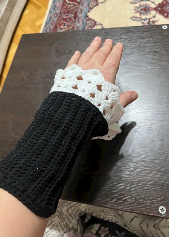 Beyaz Dantelli Siyah Örgü Kadın Eldiven - Görsel 4
