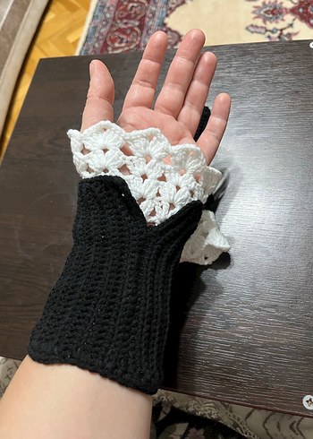 Beyaz Dantelli Siyah Örgü Kadın Eldiven - Görsel 3