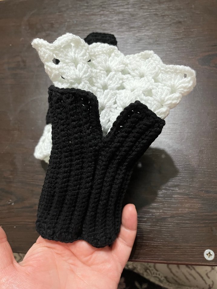 Beyaz Dantelli Siyah Örgü Kadın Eldiven - Görsel 2