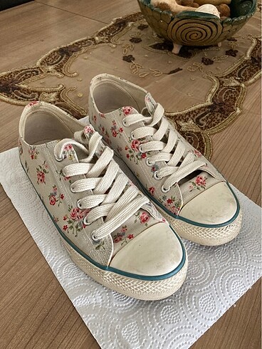 Çiçekli convers 37 no