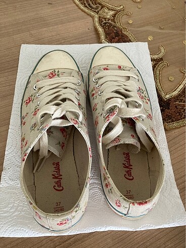 37 Beden Çiçekli convers 37 no