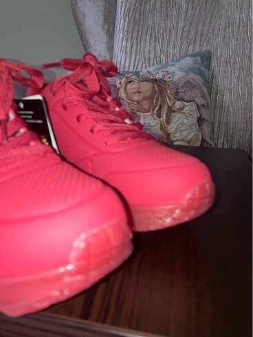 35 Beden kırmızı Renk 35 no sıfır skechers