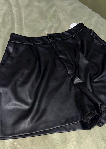 Kadın Siyah Deri Şort - Görsel 6