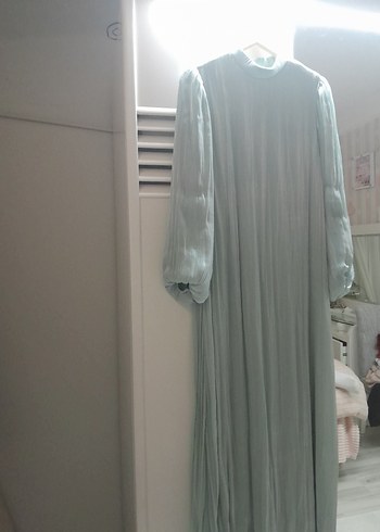 Mavi Yüksek Yakalı Salaş Uzun Elbise - Görsel 3