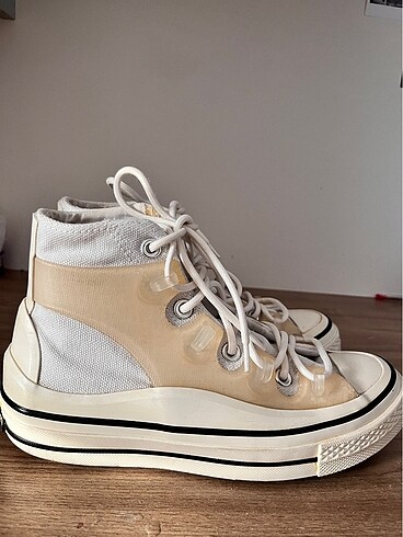 37 Beden beyaz Renk orijinal converse