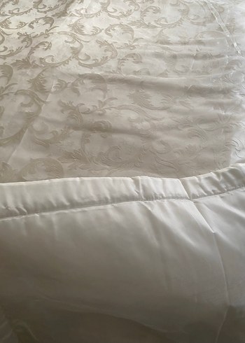 Beyaz Desensiz Yatak Örtüsü - Görsel 2