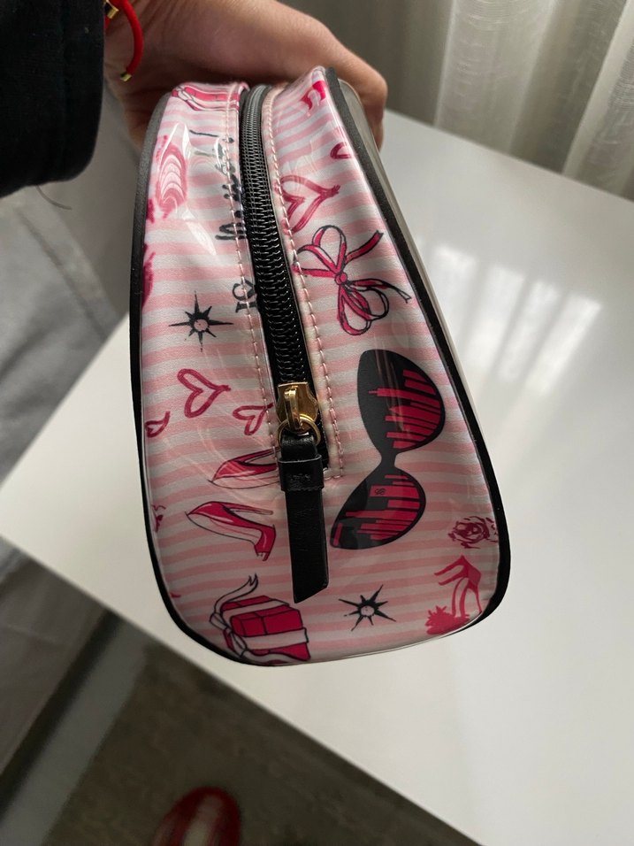 Victoria's Secret Pembe Şeffaf Makyaj Çantası - Görsel 4