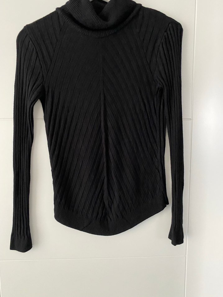 Kadın Siyah Triko Boğazlı Kazak - Görsel 3