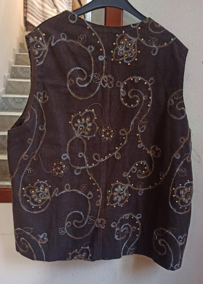 İŞLEMELİ KADİFE YELEK - Görsel 3