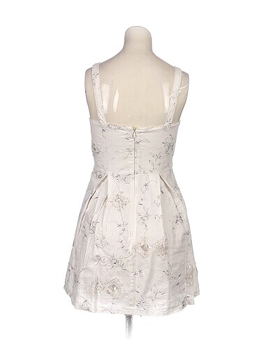 xs Beden PreLoved Kısa Elbise %70 İndirimli.
