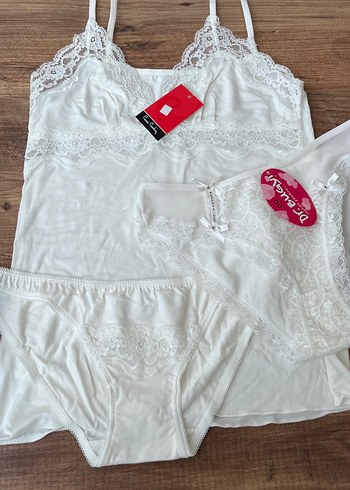 Pierre Cardin Beyaz Mini Parlak Bohem İnce Askılı Pijama