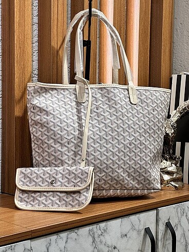 Goyard krem büyük kol çantası