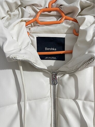BERSHKA OVERSIZE ŞİŞME MONT KREM