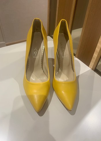 Parlak Sarı Stiletto Kadın Topuklu Ayakkabı